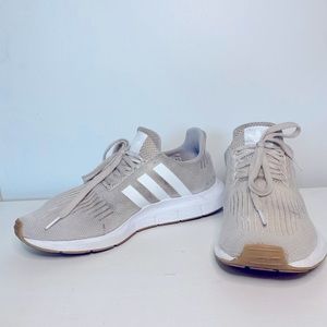 Adidas men’s swift shoes size 10.5